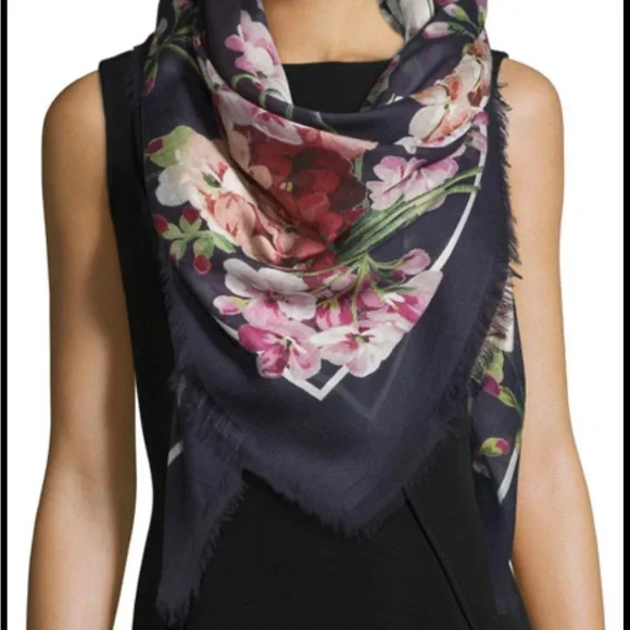 Very large cashmere shawl great condition - Picture 2 of 5